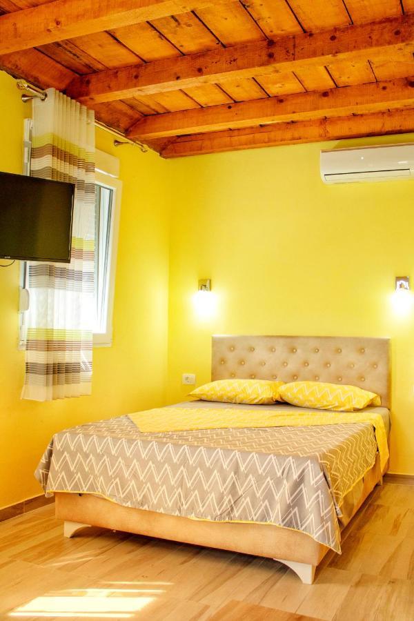 Apartments Stella Virpazar Ngoại thất bức ảnh
